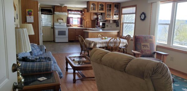 Saradan Single Family Vacation Rental Wisconsin Upper Unit